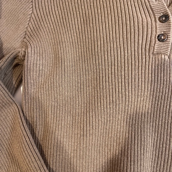 brandy melville chcolate brown ribbed quarter button down sweater - Picture 4 of 8